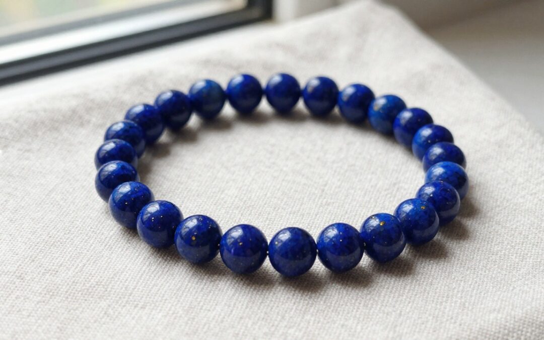 Bracelet lapis-lazuli : signification, vrai ou faux et prix 2026